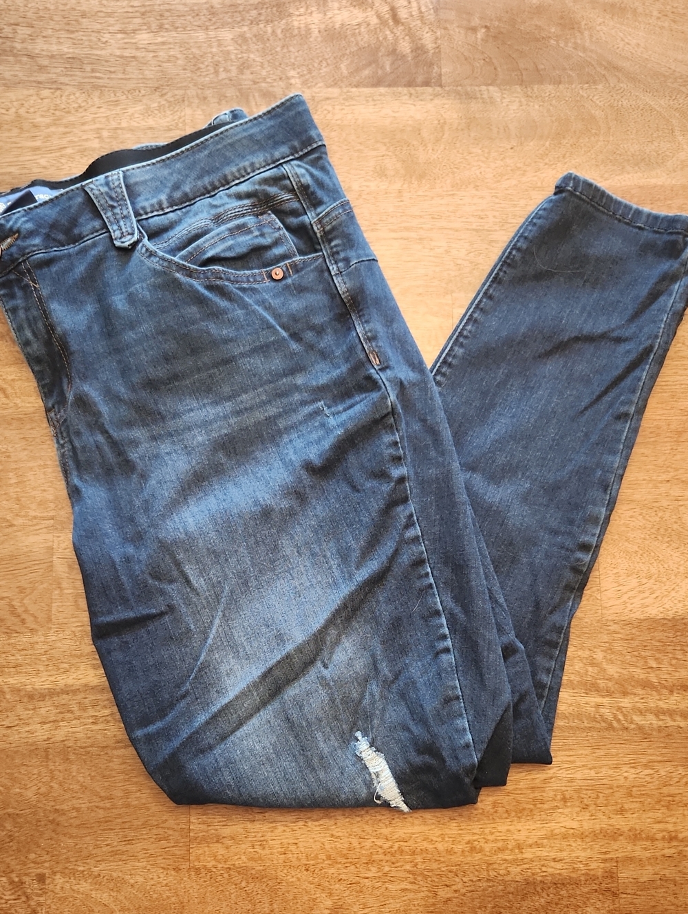 Democracy Women's Skinny Jeans in Medium Blue Wash